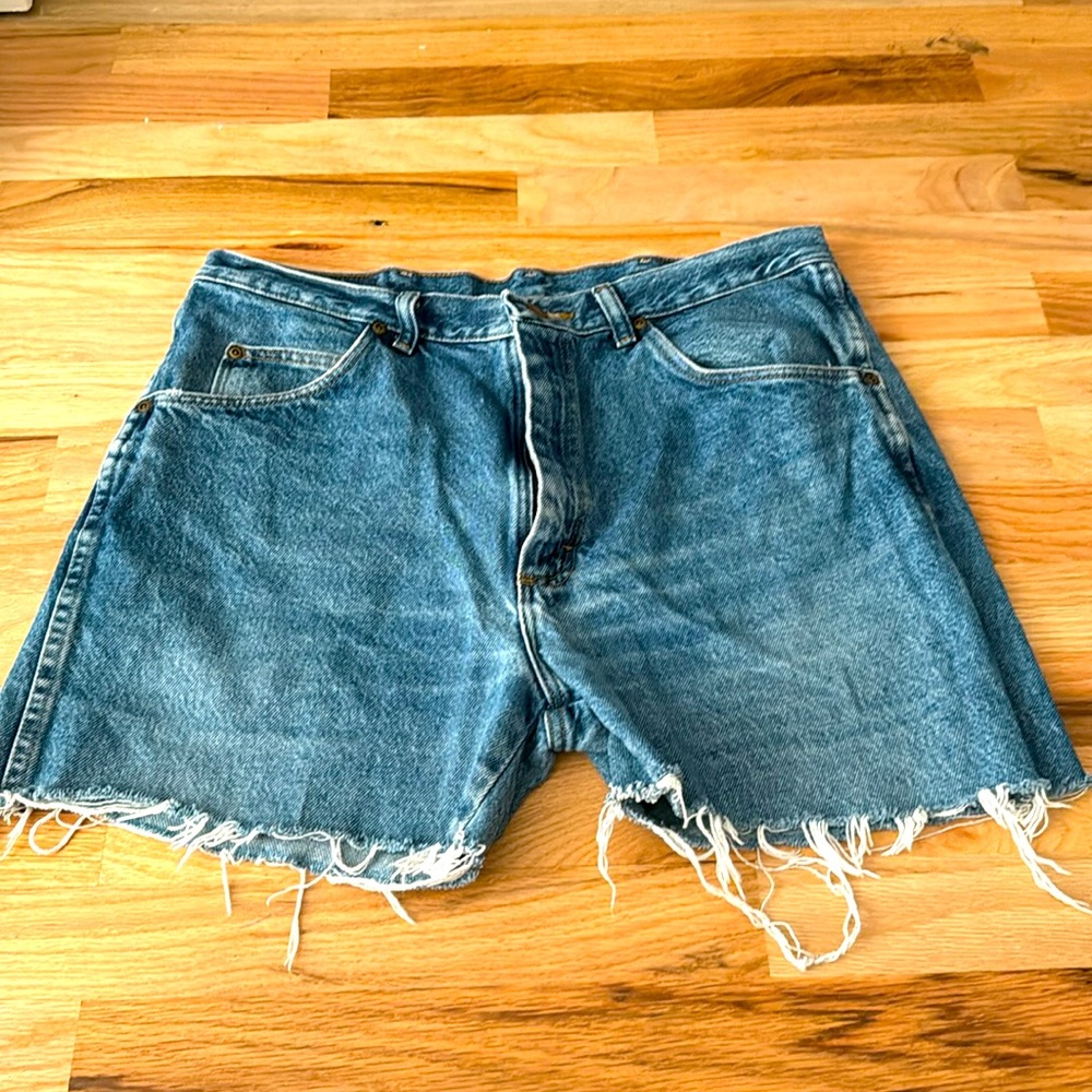 NWOT wrangler cutoff denim